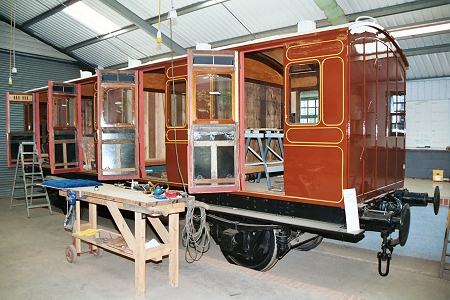 LBSCR Stroudley Coach Body 676